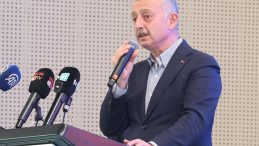 Böyle acı bir günde siyaset yapmayın, bilim insanlarının açıklamalarına kulak verin