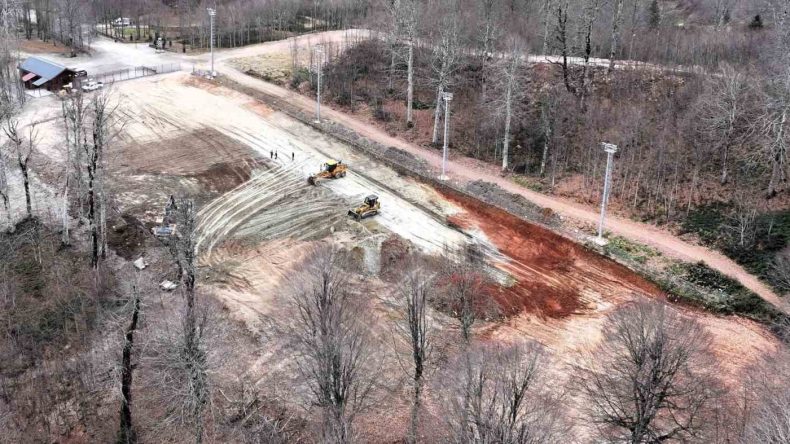 Kuzuyayla kızak pistine 100 metrelik kapalı yürüyen bant sistemi kuruluyor