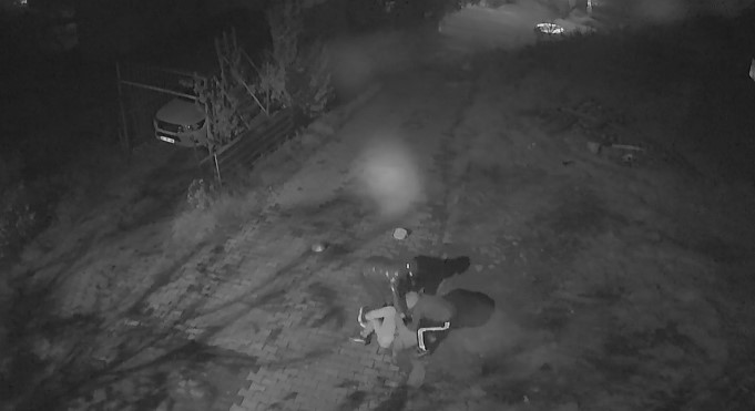 Kocaeli’de yaşlı adama saldırı: 30 metre yerde sürüklediler, emeklerini çaldılar