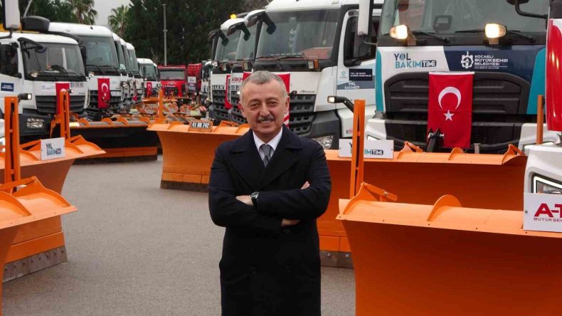 42 yeni iş makinesi hizmete girdi, Büyükakın İzmit Belediyesi’ne çattı