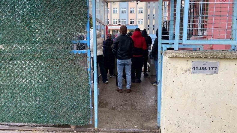 İzmit’te korku dolu anlar: Polis müdahale etti