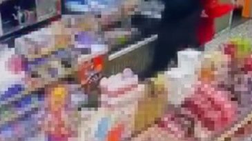 Akaryakıt istasyonunda çalışan genci darbeden alkollü müşteri gözaltına alındı