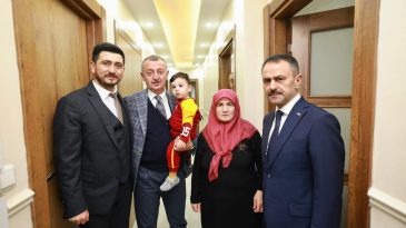 Büyükakın geleneği bu yıl da bozmadı; İlk ziyaret şehit ailelerine