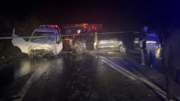 Panelvan ile kamyonet çarpıştı: Ölü ve yaralılar var