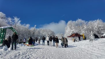 Pistlerde yer kalmadı, trafik bile kilitlendi