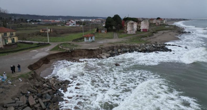 Deniz 50 metre içeri girdi: Korku içinde yaşıyorlar
