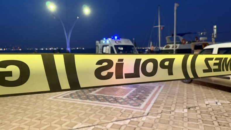 Denizde dalgıç kıyafetli erkek cesedi bulundu