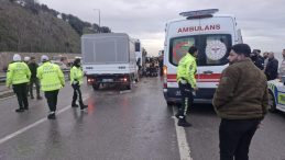 3 araç zincirleme kazaya karıştı: 7 yaralı