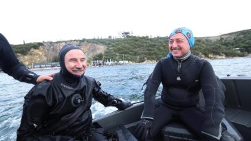 Belediye başkanı dalış yaptı, su altından müjdeyle çıktı