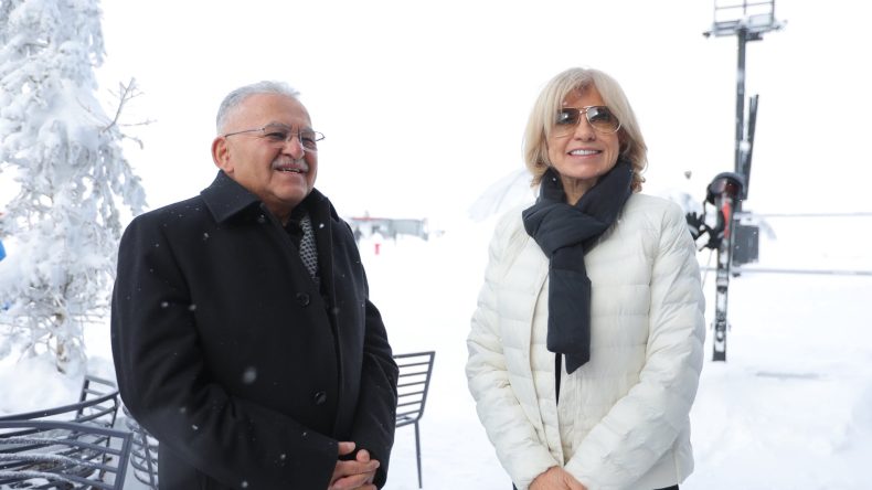 İlk kadın Başbakan Tansu Çiller’den iki ilde temaslar