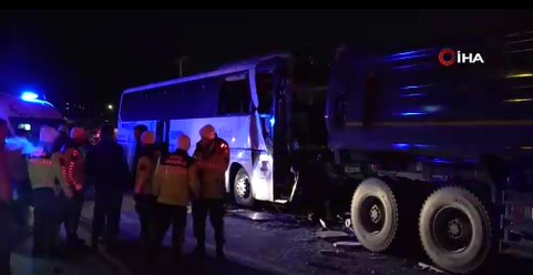 TEM otoyolunda feci kaza: 1 ölü, 27 yaralı