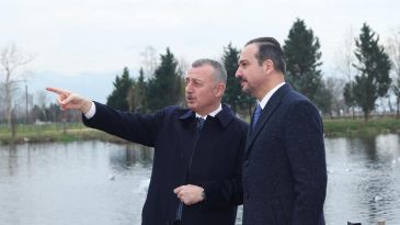 “Türkiye’ye örnek projeler” dedi, Büyükakın’ı tebrik etti