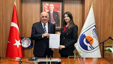 Türkiye’nin en genç oda başkanlarından Nazlı Afacan mazbatasını aldı