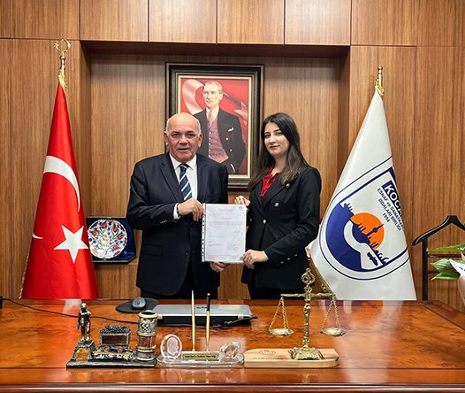 Türkiye’nin en genç oda başkanlarından Nazlı Afacan mazbatasını aldı