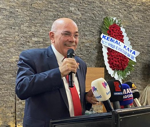 Kocaeli Esnaf ve Sanatkarlar Odası’nda Kadir Durmuş güven tazeledi