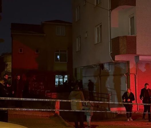 Gebze’de 5 katlı apartmanın girişinde çökme oluştu: Vatandaşlar tahliye edildi