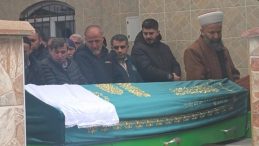 Aile katliamı yapan ve intihar eden şahıs ile annesi toprağa verildi