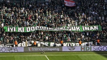 Kocaelispor – Gaziantep FK maçında anlamlı pankartlar