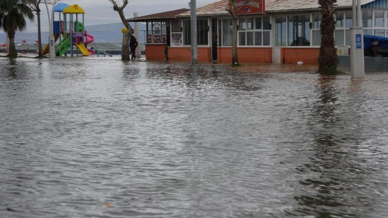 Burası Venedik değil; Başiskele ve Gölcük’ten inanılmaz görüntüler
