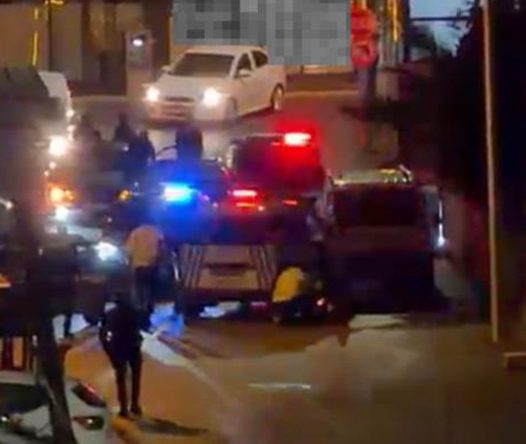 Kocaeli’de polisten kaçan şüpheli araç sokak arasında kıstırıldı