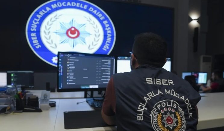 Siber suç ağları çökertildi! Çok sayıda tutuklama var
