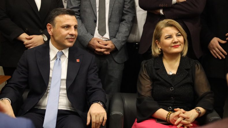 Özgür Çelik’ten Hürriyet’e övgü: “Türkiye’nin en başarılı belediye başkanlarımızdan”