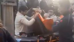 Dükkanının önünde silahlı saldırıya uğradı