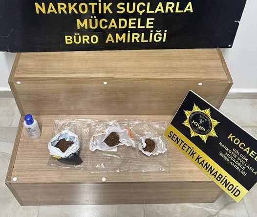 Polisten uyuşturucu baskını: 4 tutuklama