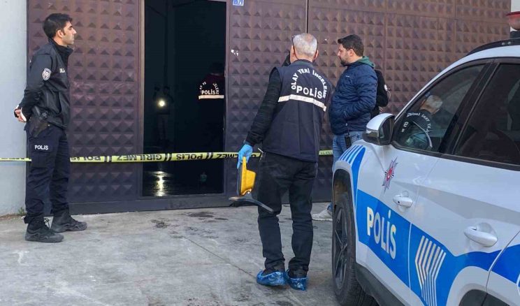 İş yerinde ölü bulundu