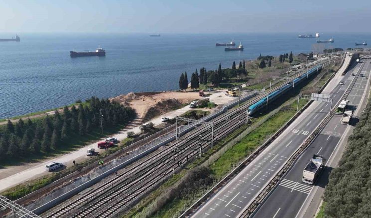 Kocaeli’de yüksek hızlı trenin çarptığı kişi hayatını yitirdi