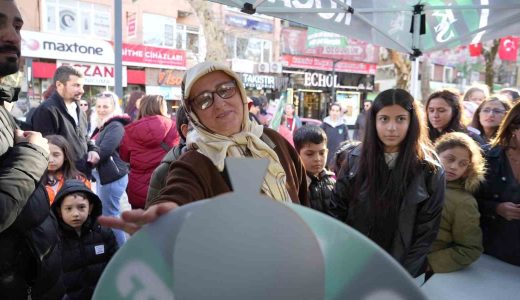 Kocaelispor’dan Kadınlar Günü’nde hediye çarkı etkinliği