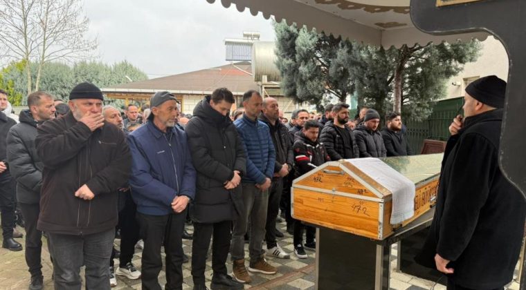 Adliye önünde kalbinden bıçaklanarak öldürülen Emrah’ın amcası konuştu