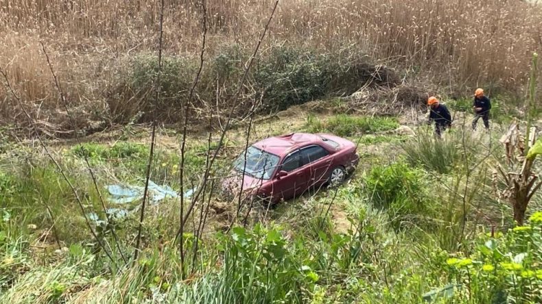 El freni boşalan araç 40 metre aşağıya uçtu; Yaralılar var
