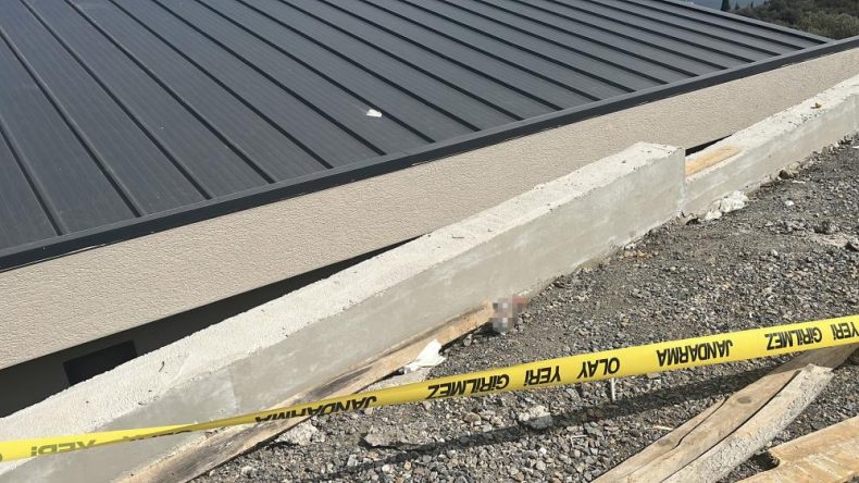 Sohbet ederken 4 metre yükseklikten beton zemine düştü