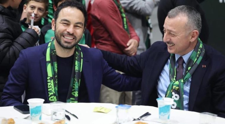 ‘Hodri Meydan’ın iftarında Başkan Büyükakın’dan flaş Kocaelispor sözleri
