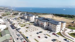 Darıca’da yeni hükümet konağı ve belediye binası hizmete başladı