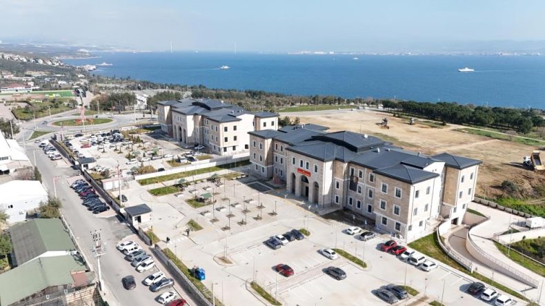 Darıca’da yeni hükümet konağı ve belediye binası hizmete başladı