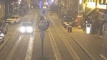 Otomobilden mekanı taradılar: Üç kişinin öldüğü bar saldırısının dehşet anları