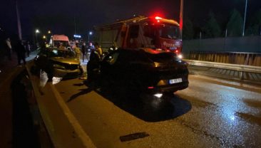 Yola dökülen sıvı kazaya sebep oldu: Yaralılar var