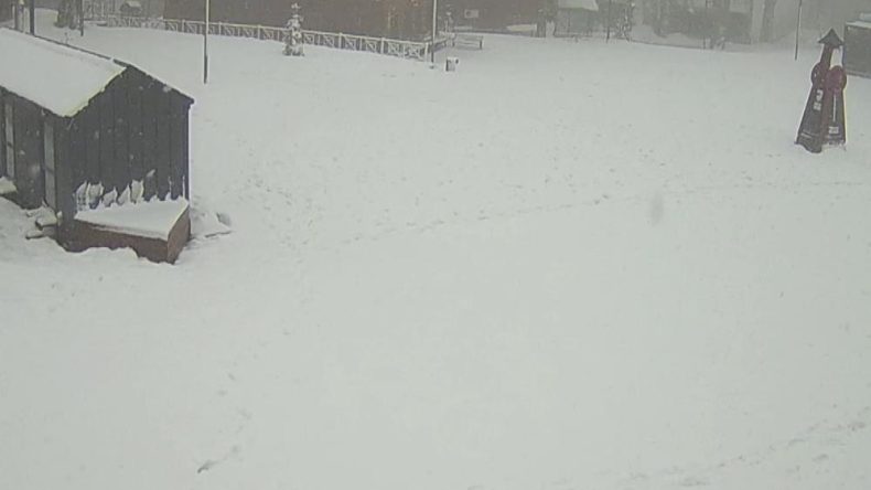 Nisan öncesi Kartepe’de kar sürprizi