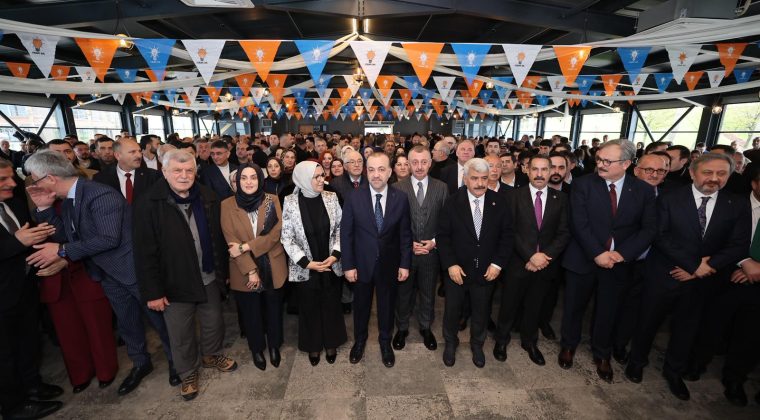 Ak Parti bayramlaştı: Başkan Büyükakın o haberlere sert çıktı