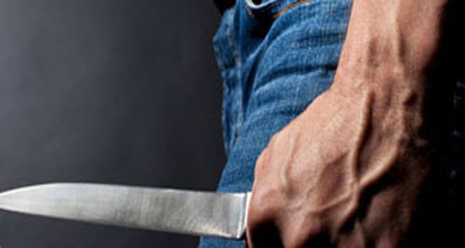 17 yaşındaki çocuk markette çıkan kavgada bıçaklandı