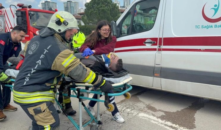 Dereye uçan kamyonetin sürücüsü hayatını kaybetti