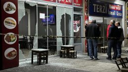 Çay ocağına kurşun yağdırdı: Yaralı var