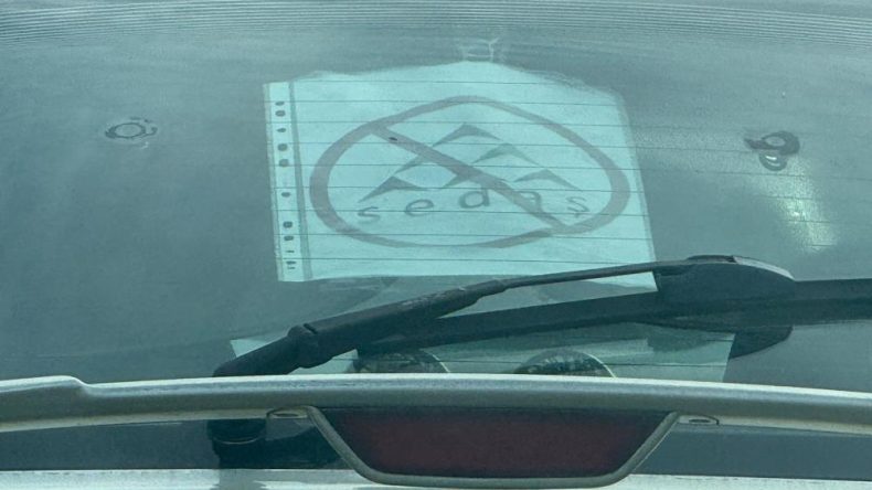 Şikayetler bitmiyor: Mağdur vatandaş SEDAŞ’a tepkisini böyle gösterdi