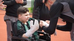 DMD hastası Eray’ın Kocaelispor antrenmanı heyecanı