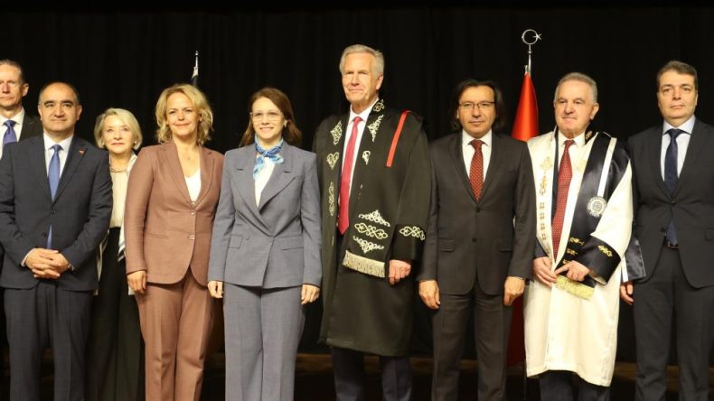 Almanya’nın 10. Cumhurbaşkanı Wulff’a Kocaeli’de fahri doktora