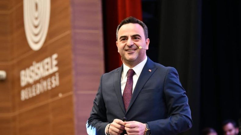 Başkan Özlü 7. yıl hizmet toplantısında konuştu: “Yeniden dirilişin şafağını gözlüyoruz”