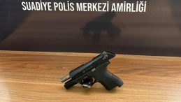 Seyir halindeki araçtan ateş açıldı: Okula mermiler isabet etti