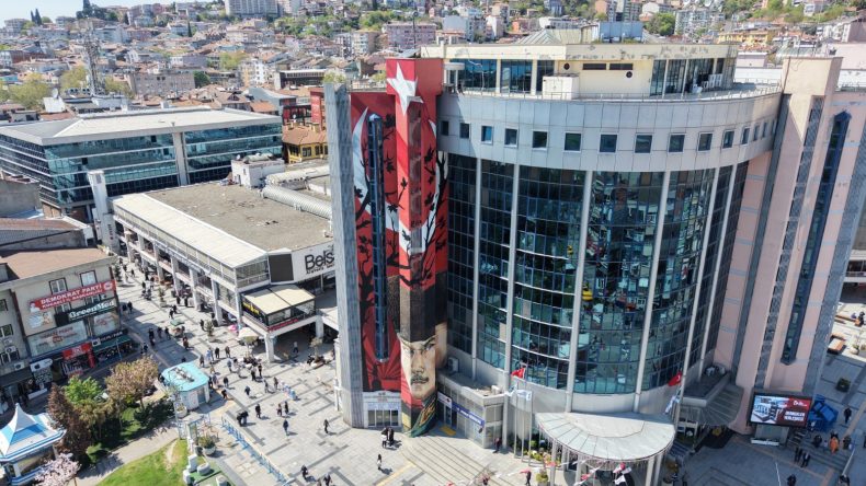 Belsa Plaza’daki 100. Yıl Graffitisi yenilendi